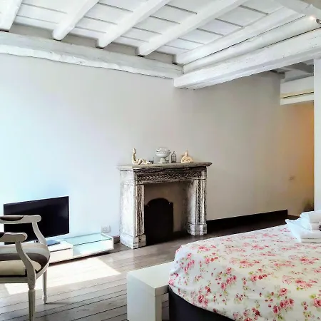Incredible Views In Campo De Fiori Apartment